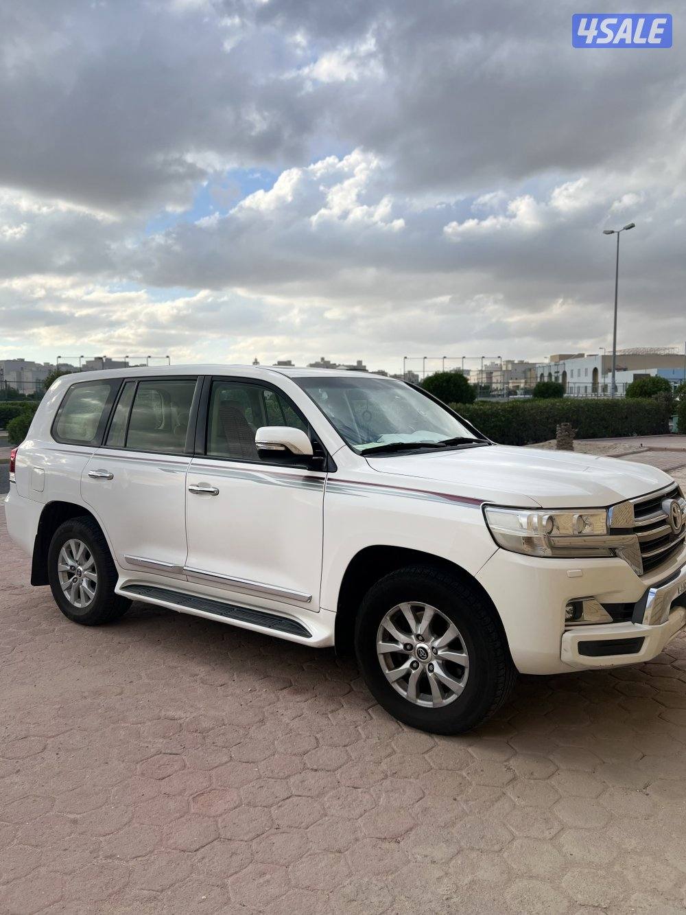 للبيع جي اكس ار وارد قطر موديل 2017 صبغ وكاله شرط الفحص ماشي 1940