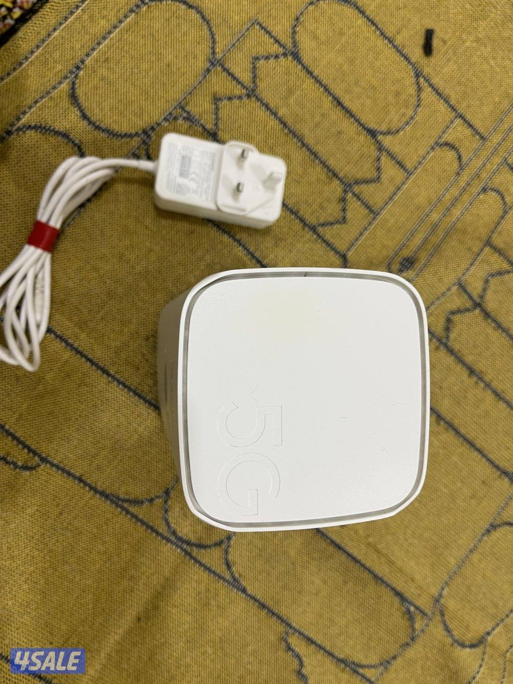 راوتر هواوي ثابت برو 3 نظيف وشغال تمام فايف جي 5g مع الشحن الاصلي3