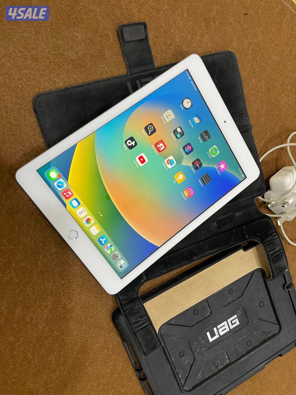 ايباد ابل 5 الخامس 128 خط مع الاغراض كامله كفر وشحن ابل اصلي2