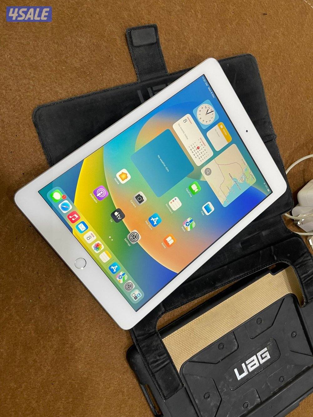 ايباد ابل 5 الخامس 128 خط مع الاغراض كامله كفر وشحن ابل اصلي1