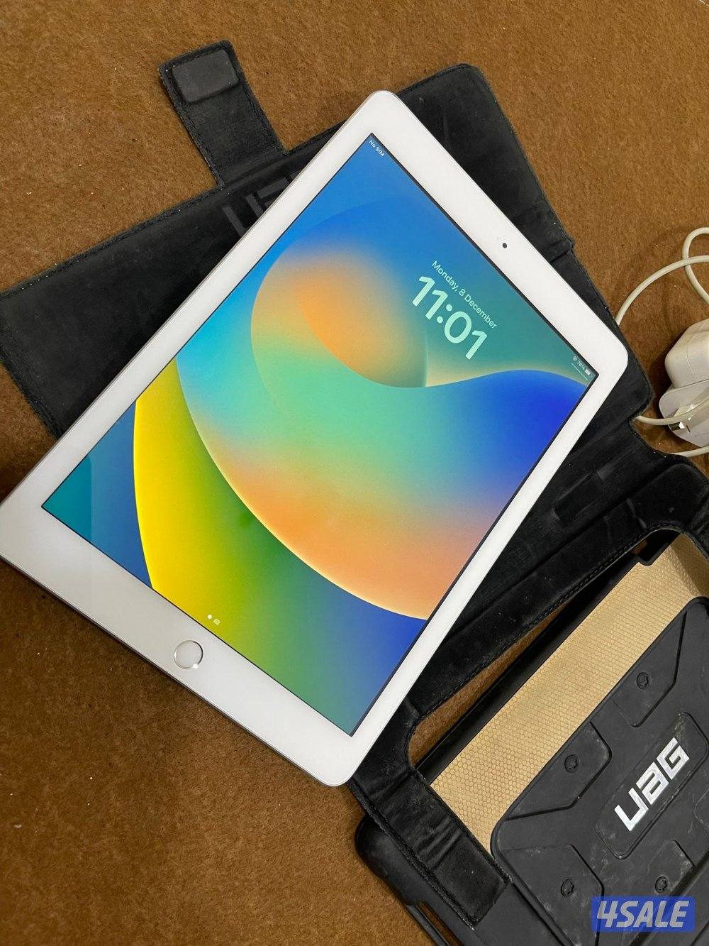 ايباد ابل 5 الخامس 128 خط مع الاغراض كامله كفر وشحن ابل اصلي6