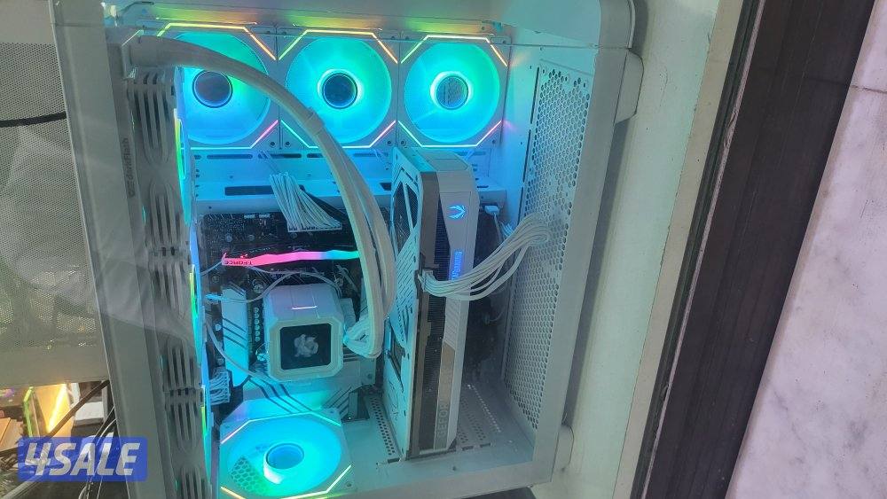 core i9 14900k 32 gb ddr5 5070ti 16gb 1tb nvme white and look like new1