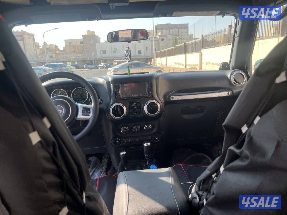 للبيع جيب رانكلر موديل ٢٠١١11