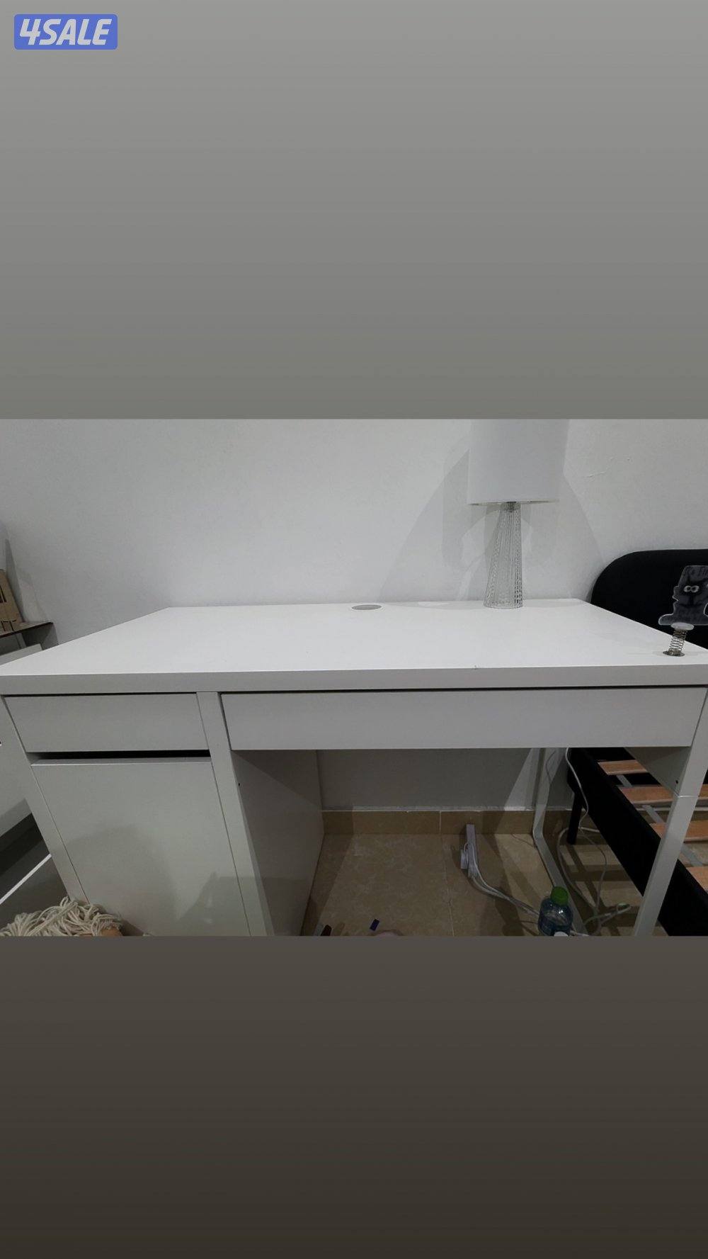 طاولة مكتب للبيع جديده غير مستعمله ونظيفة0