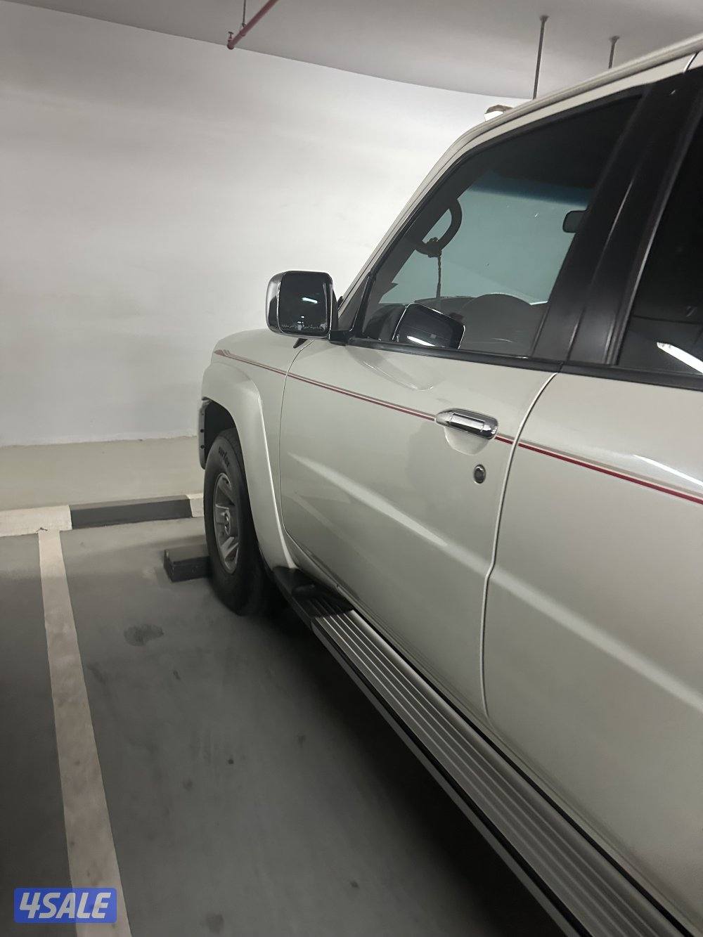 للبيع سفاري قير عادي موديل 2021 عليه شواهين نظيف جدا0