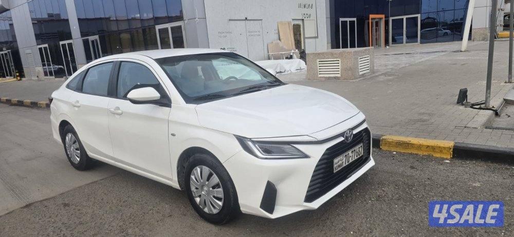 toyota yaris 2023 model for sale white colour0