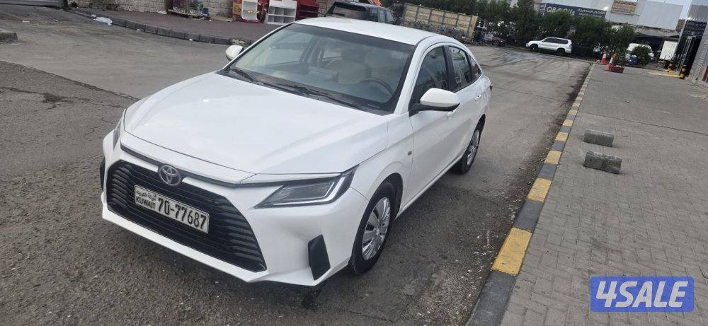toyota yaris 2023 model for sale white colour1