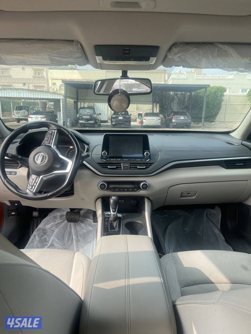 نيسان التيما فل vs حالة ممتازة2