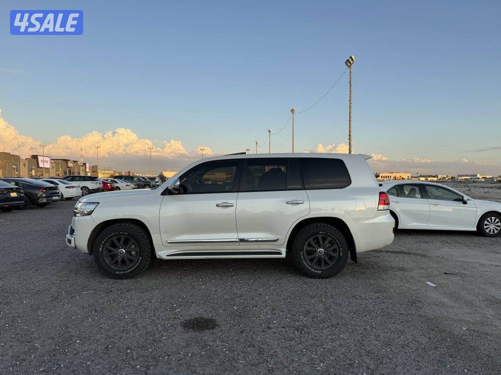 لاندكروزر Gxr 20176