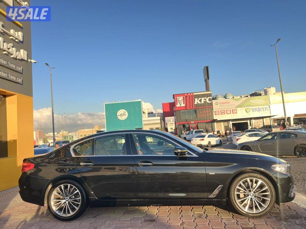 للبيع بى ام دبليو 530i موديل 2018 صبغ الوكالة 🔥3
