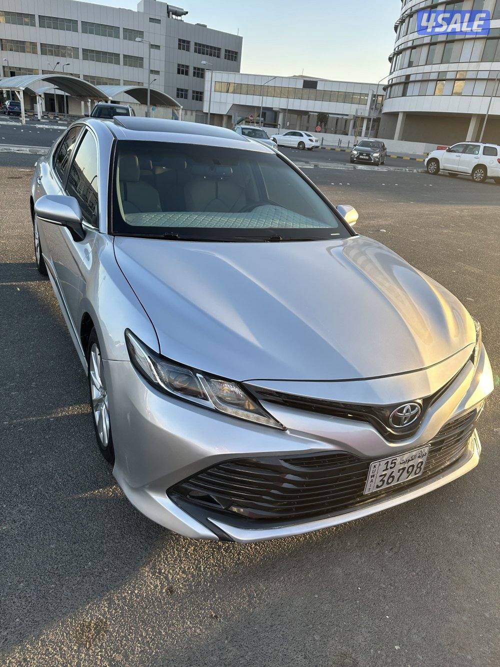 للبيع كامري 20183