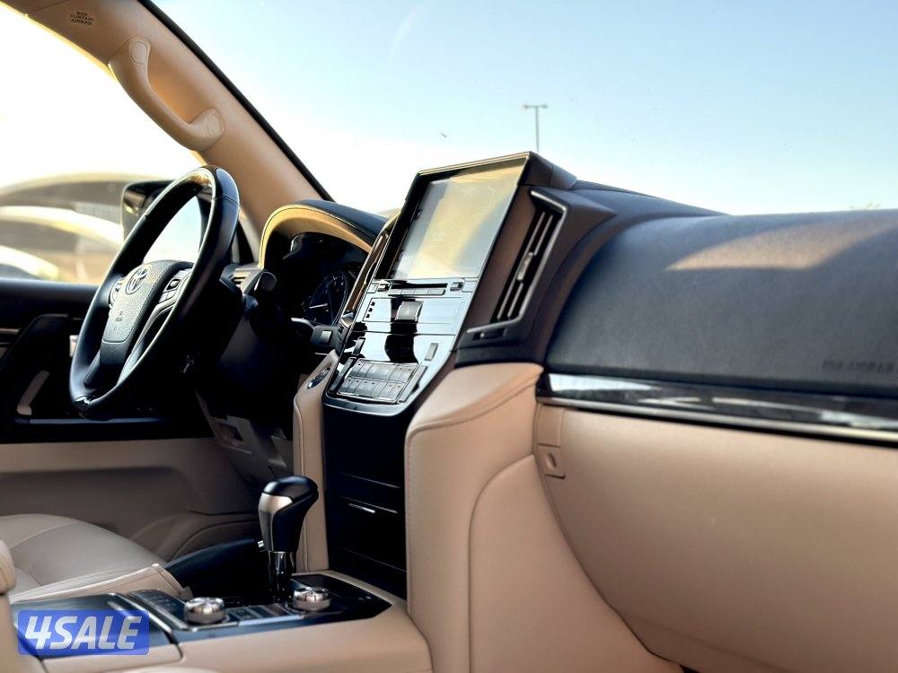 معرض القمة🚩8