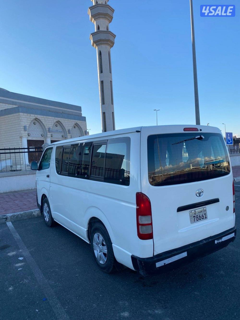 باص TOYOTA موديل 201111