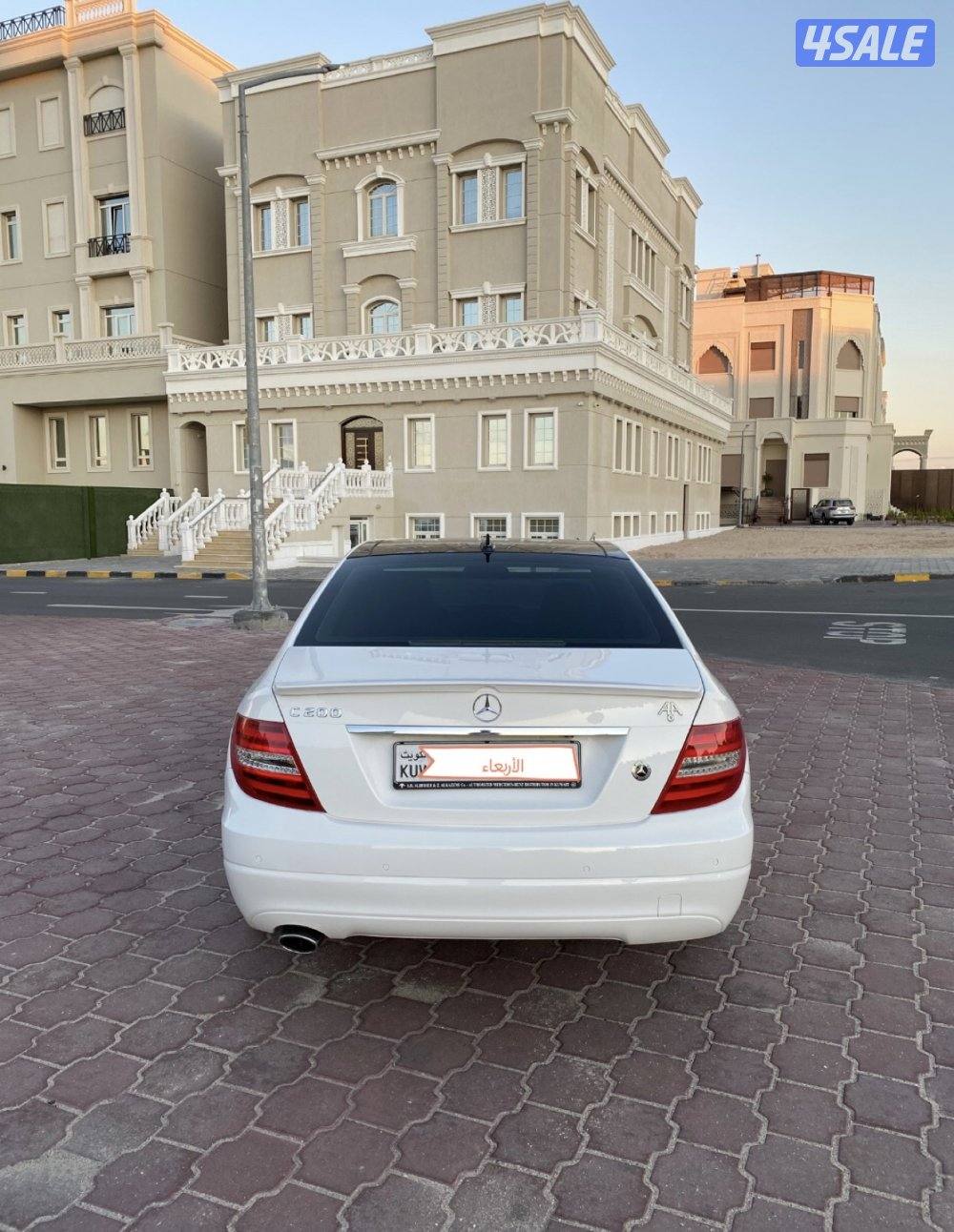 للبيع مرسيدس C200 بانوراما بحالة ممتازة جداً3