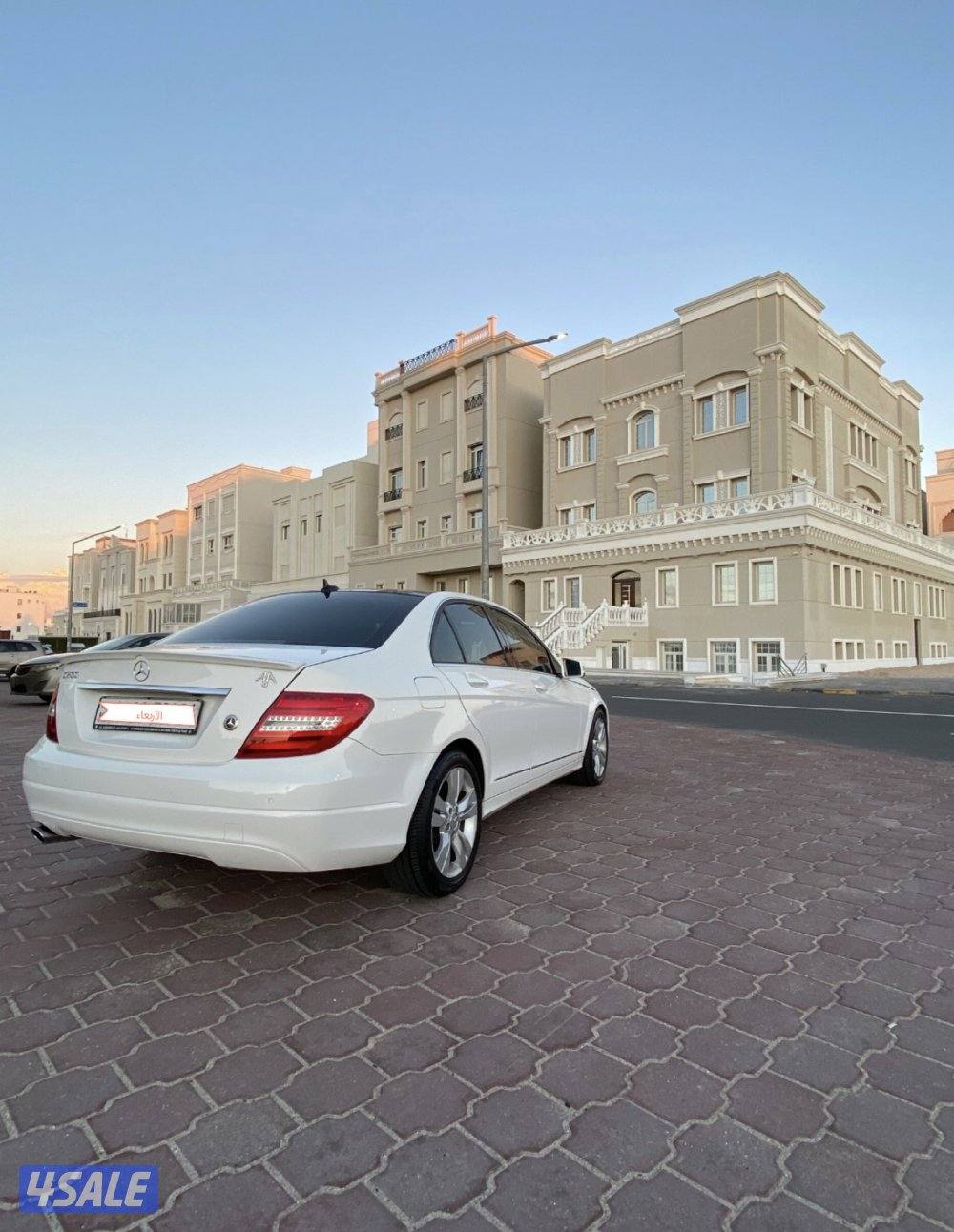 للبيع مرسيدس C200 بانوراما بحالة ممتازة جداً5