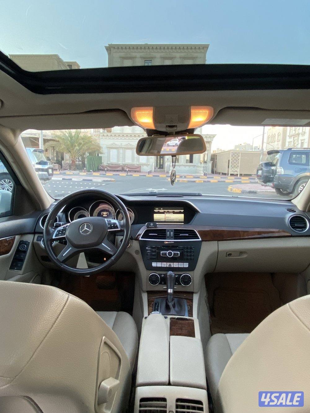 للبيع مرسيدس C200 بانوراما بحالة ممتازة جداً11