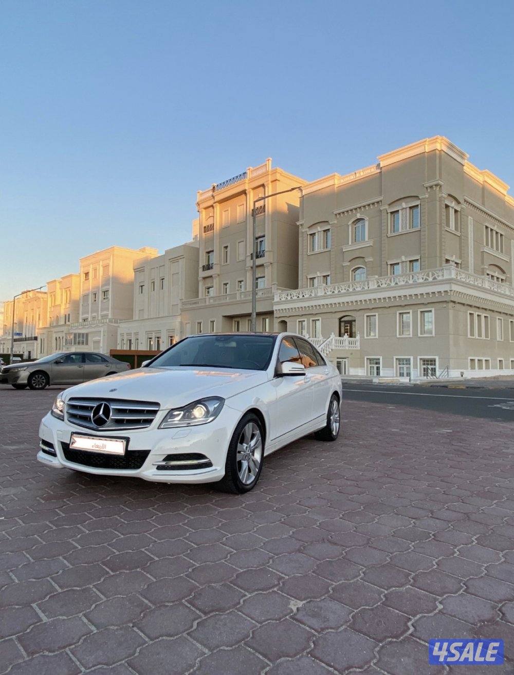 للبيع مرسيدس C200 بانوراما بحالة ممتازة جداً12