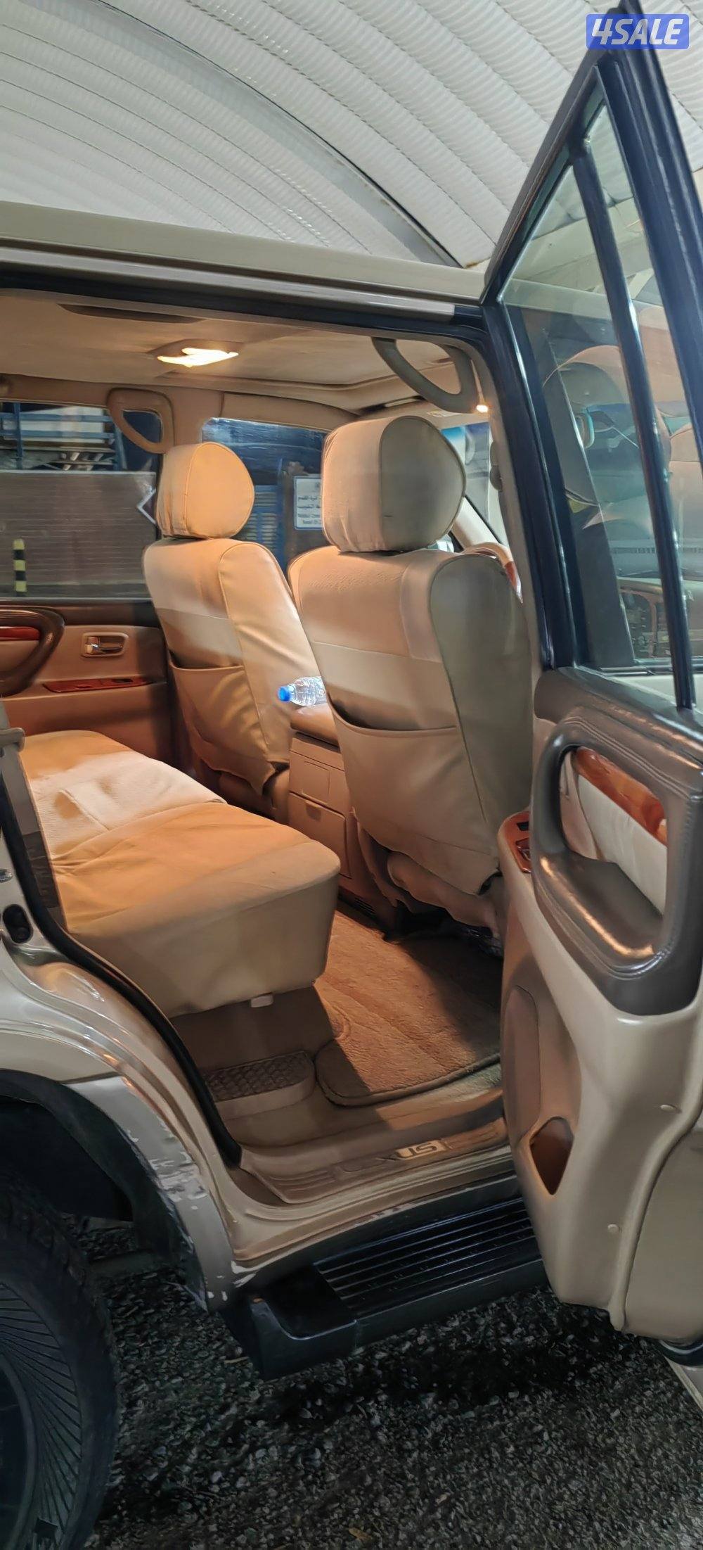 للبيع جيب لكزس موديل 2000 وكاله5