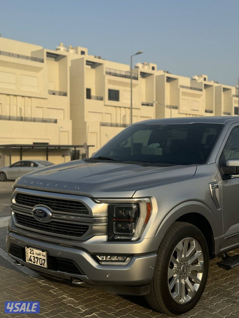 للبيع فورد لميتدد اعلى فئه بالوكاله موصفات اكثر من الرابتر وعداد ٤٥الف3