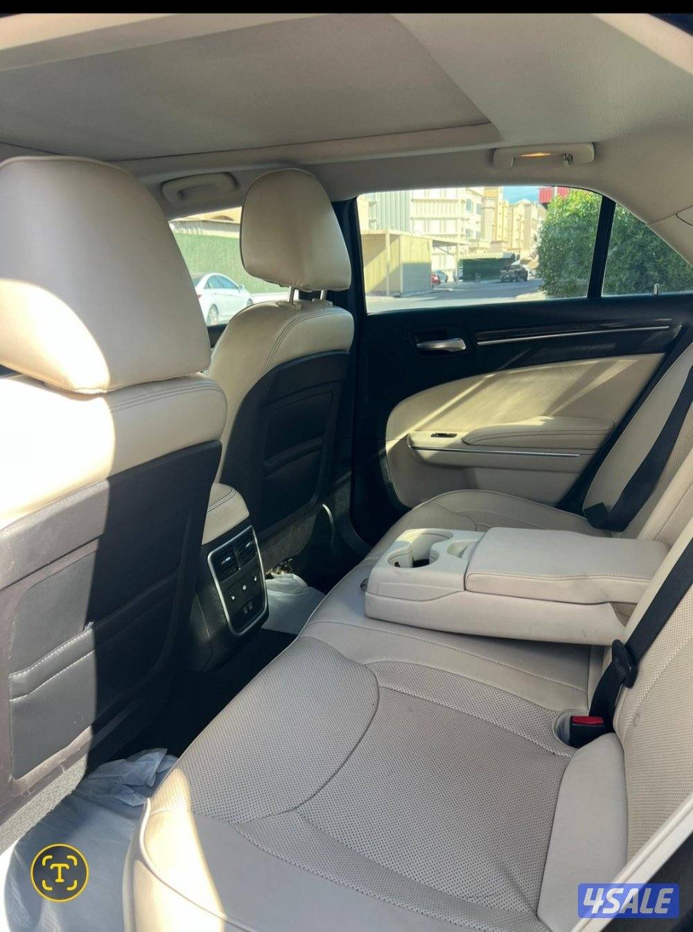 للبيع كرايزلر c300 موديل ٢٠١٥ كامل المواصفات ٦ سلندر0