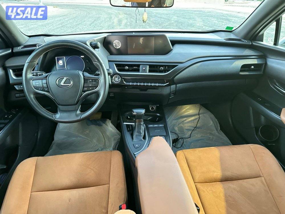 جيب لكزس UX 200 موديل ٢٠٢٠ صبغ وكالة و عداد قليل1
