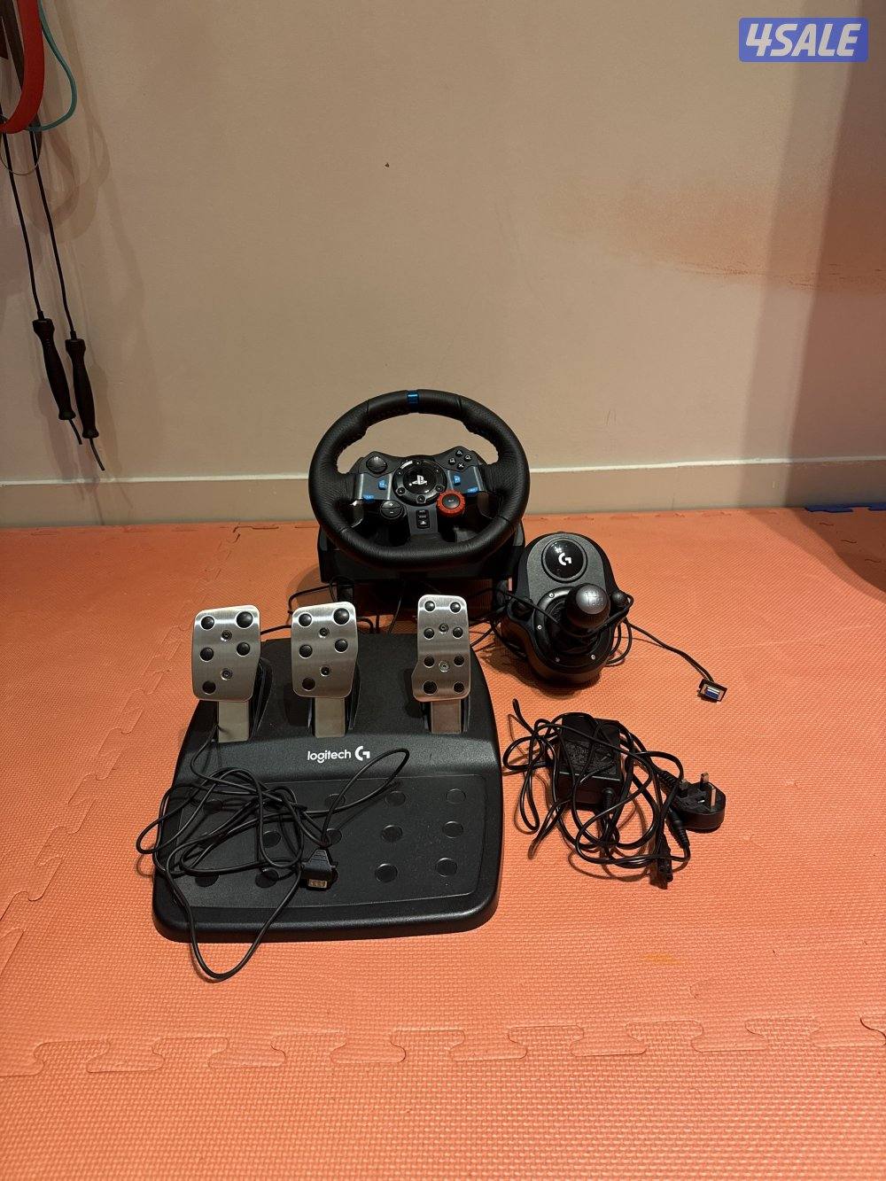 Logitech G29 used only few times. Fully functional0