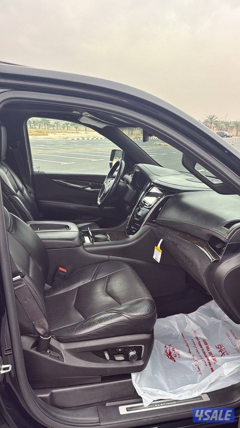 اسكاليد بلاتينيوم اعلى فئه ٢٠١٦ عداد ١١٧7