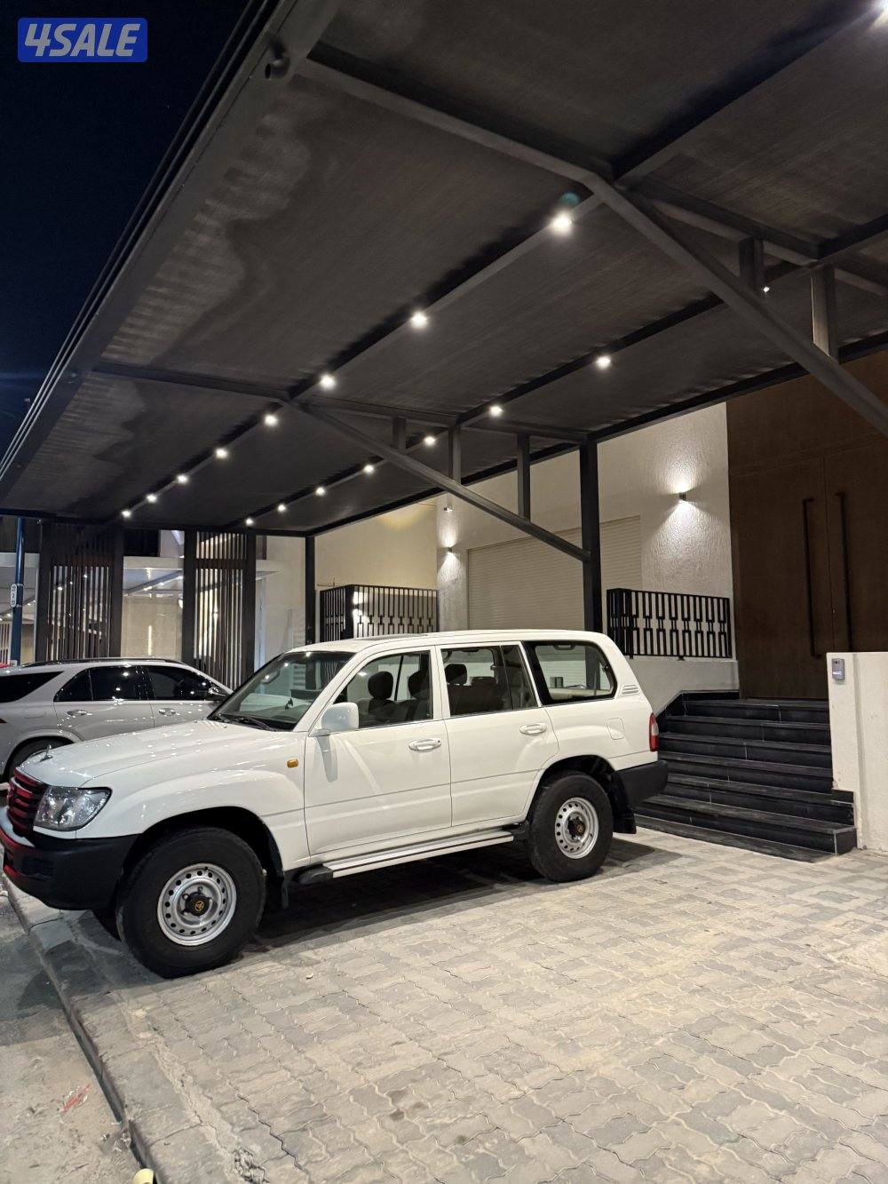 للبيع لاندكروز20054