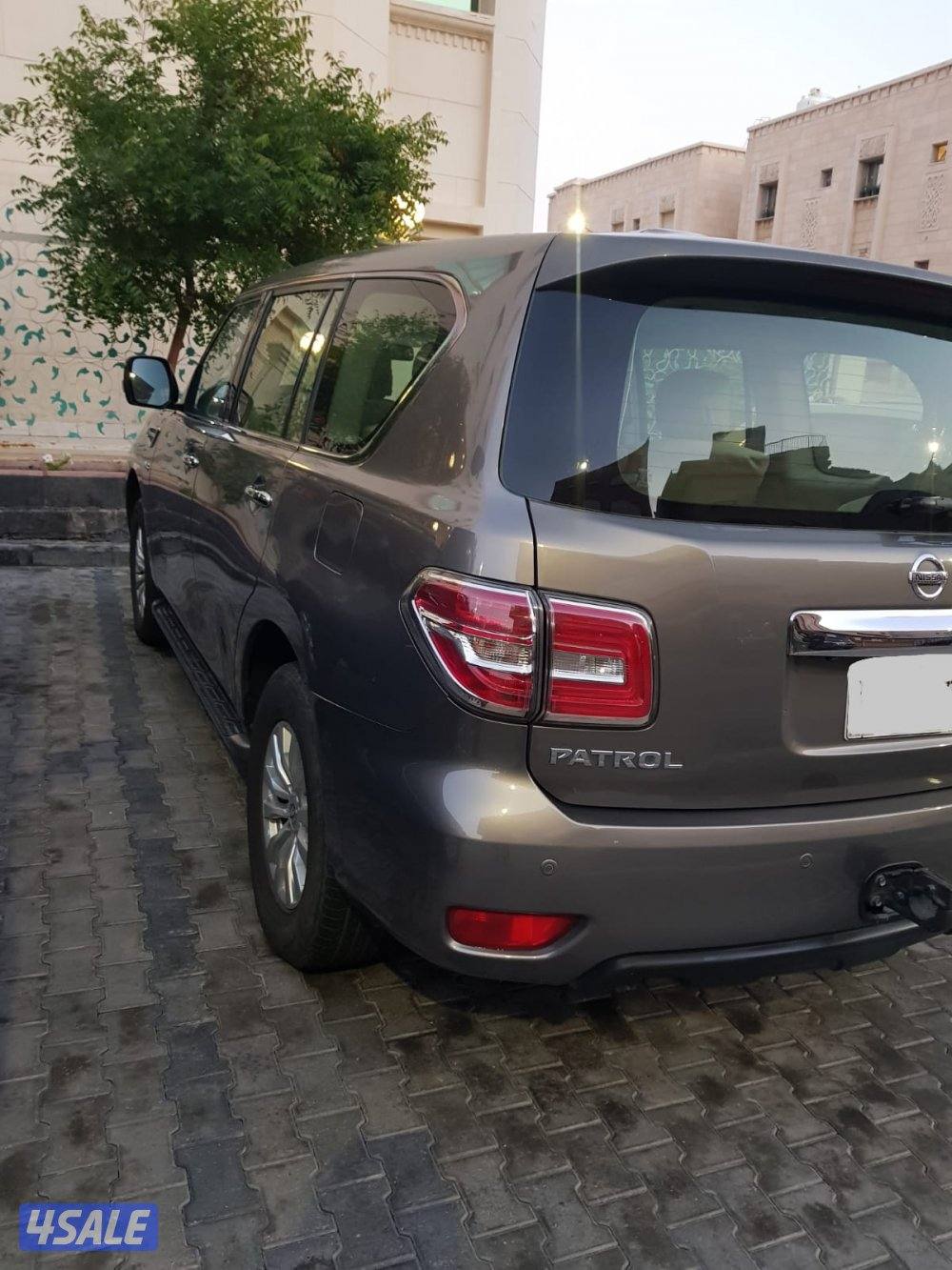 للبيع نيسان بترول SE بحالة جيده فتحت سقف مفتاحين الوكاله ممشي196الف0