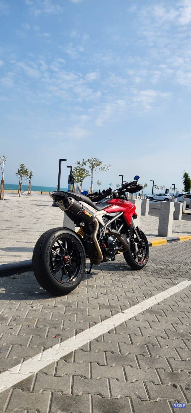 Ducati Hypermotard 821- for sale, the bike is in mint condition3