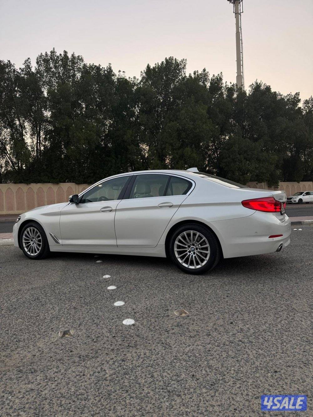 للبيع بي ام دبليو 520i4