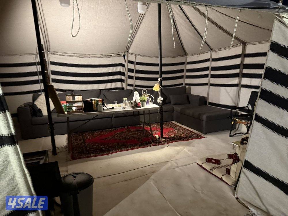 كشته مرتبه تتكون من خيمتين وقعده مقابل مخفر جبد2