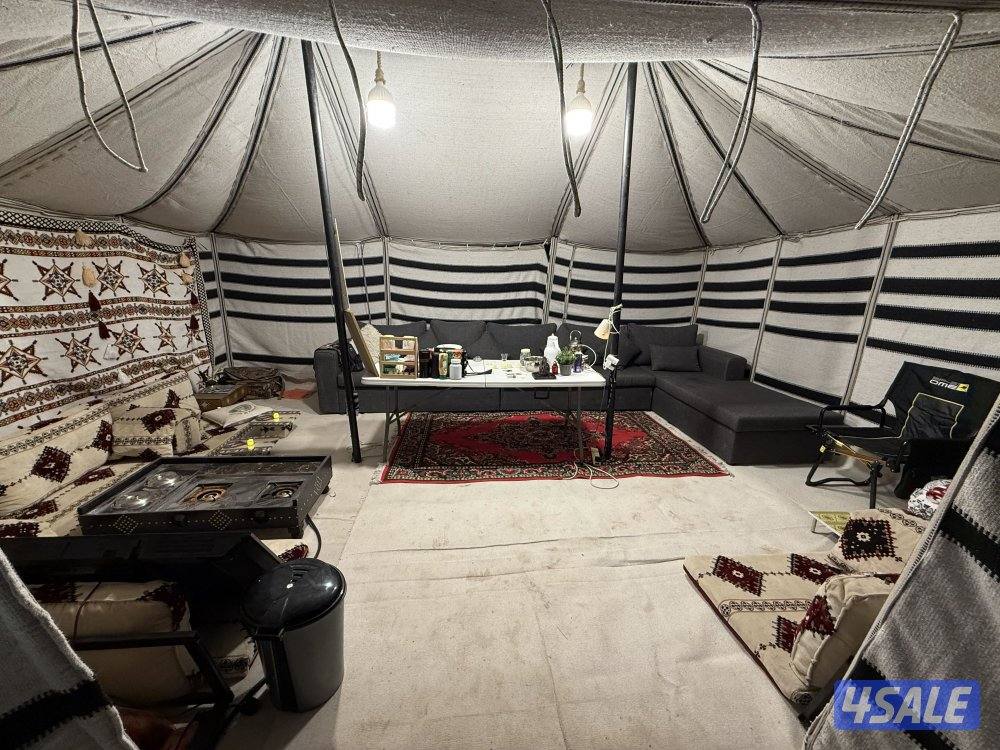 كشته مرتبه تتكون من خيمتين وقعده مقابل مخفر جبد7