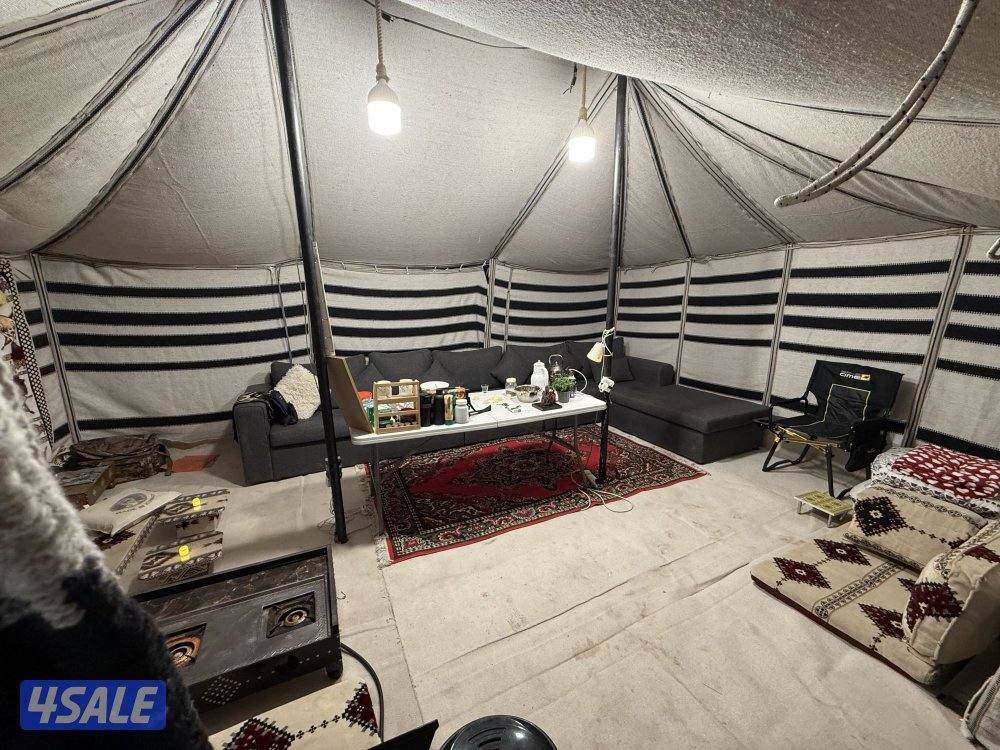 كشته مرتبه تتكون من خيمتين وقعده مقابل مخفر جبد8