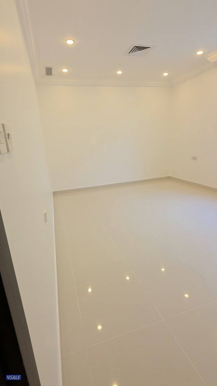 للأيجار دور ارضي في المسايل5