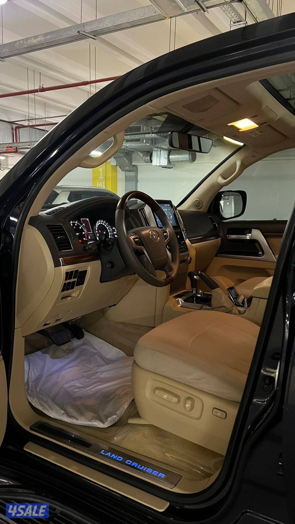 للبيع لاند كروز vxr 5.75