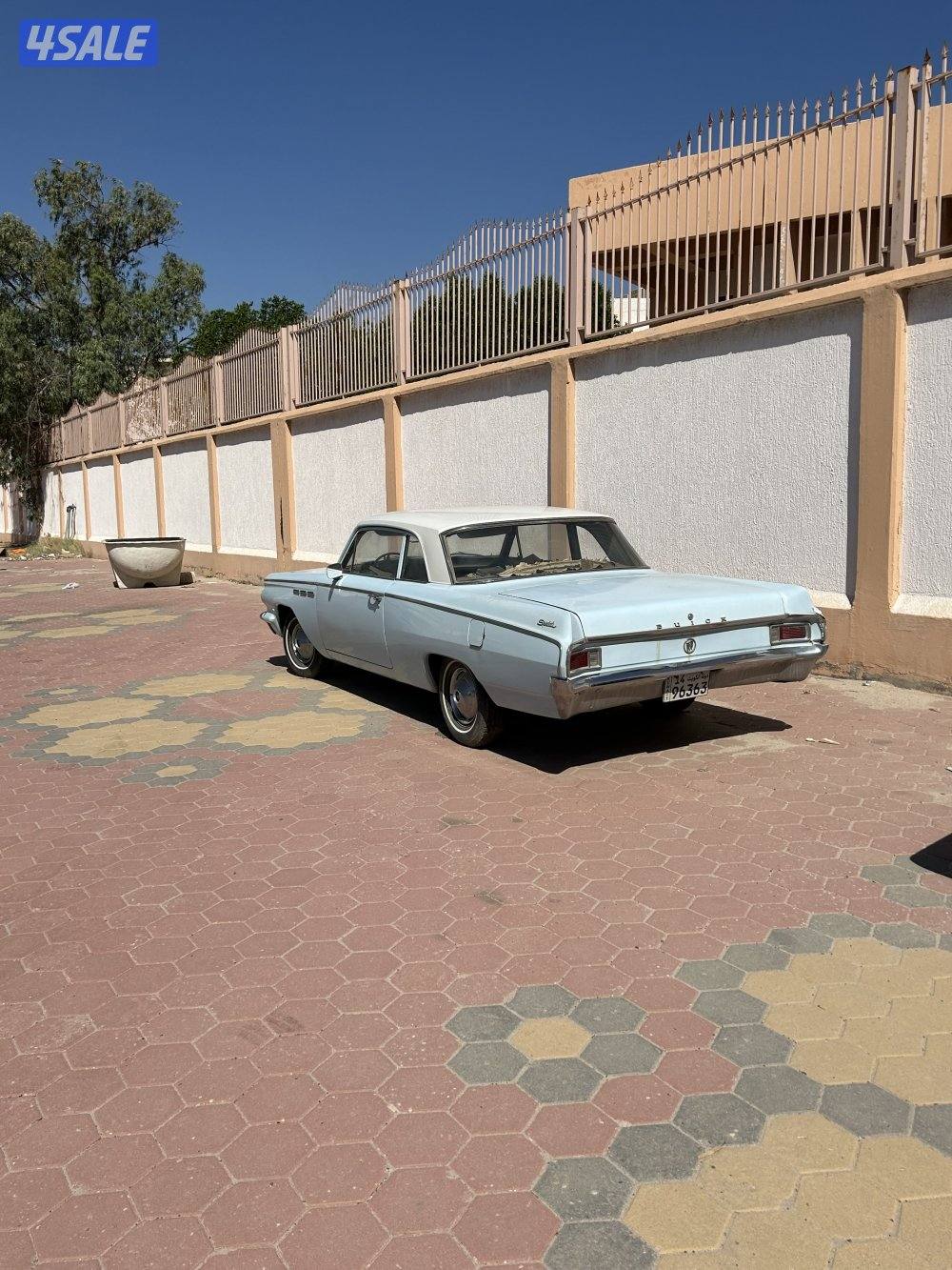 للبيع عدد سيارات كلاسيك3