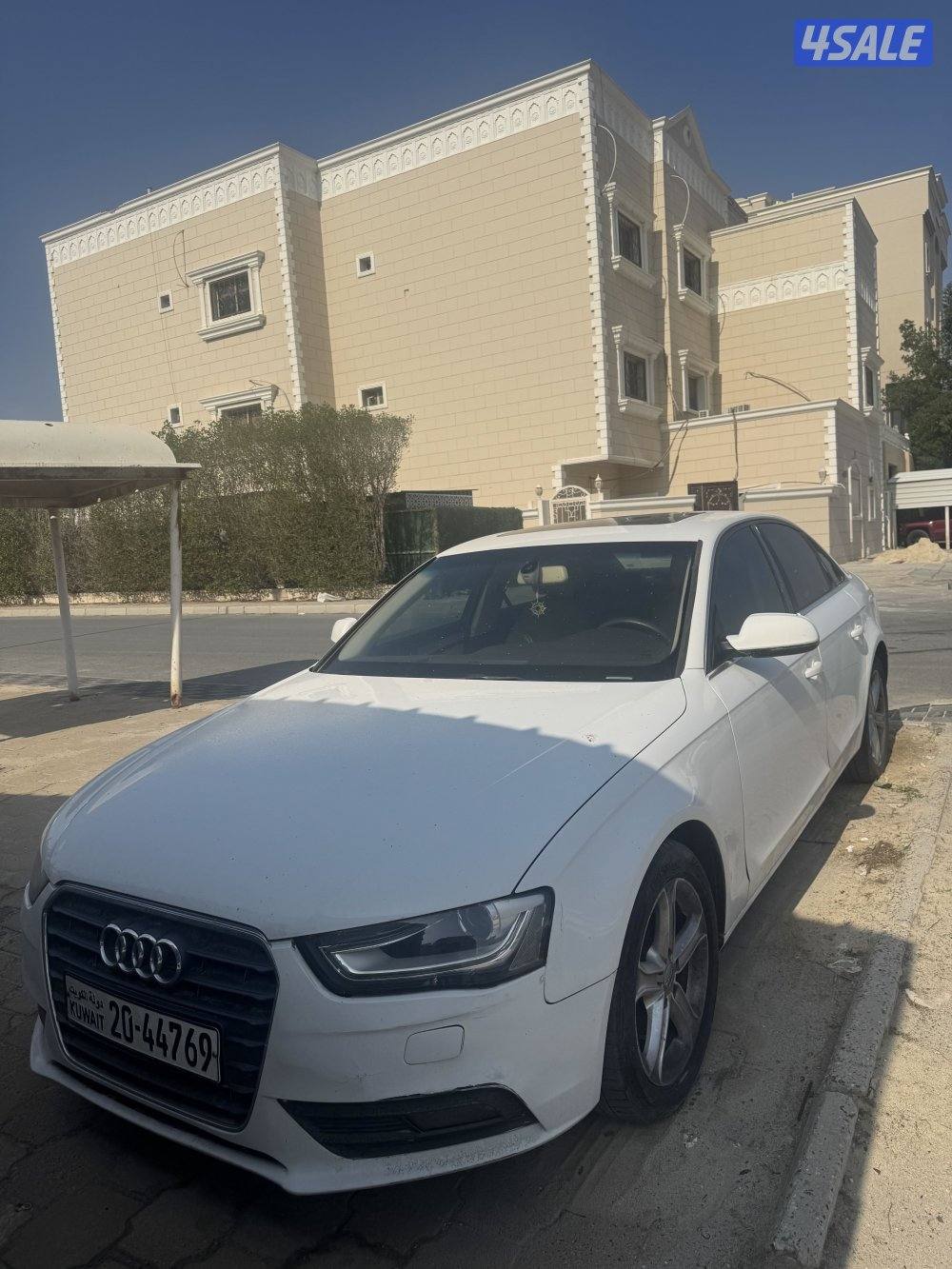 Audi A4 (2013)0