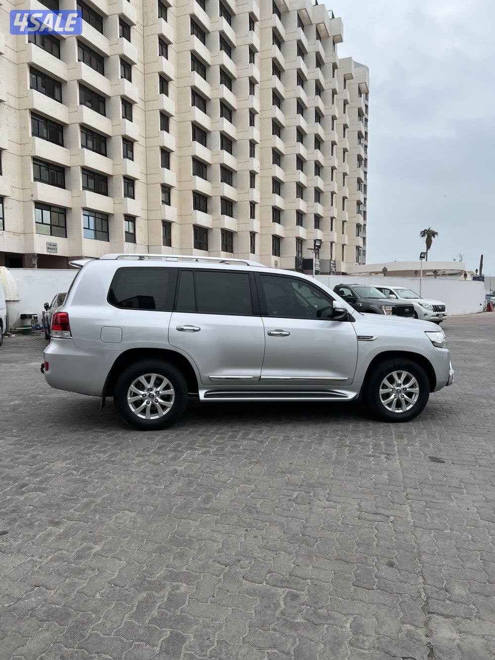 للبيع لاند كروز صبغ الوكالة2