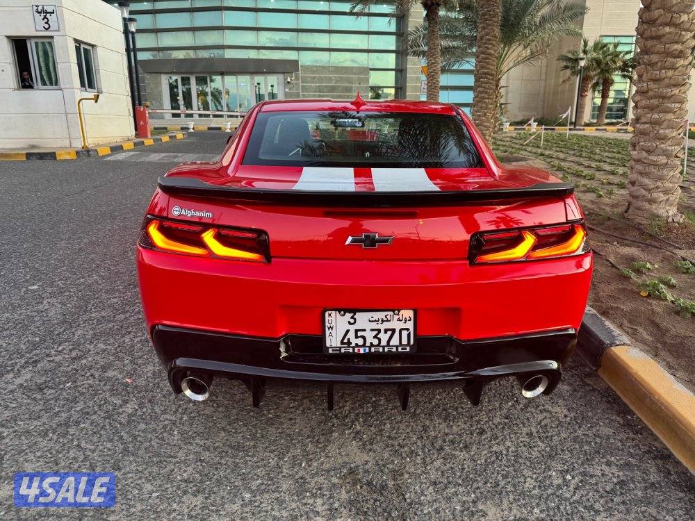 كمارو rs مديل 2014 بحالة نظيفه سته سلندر V64