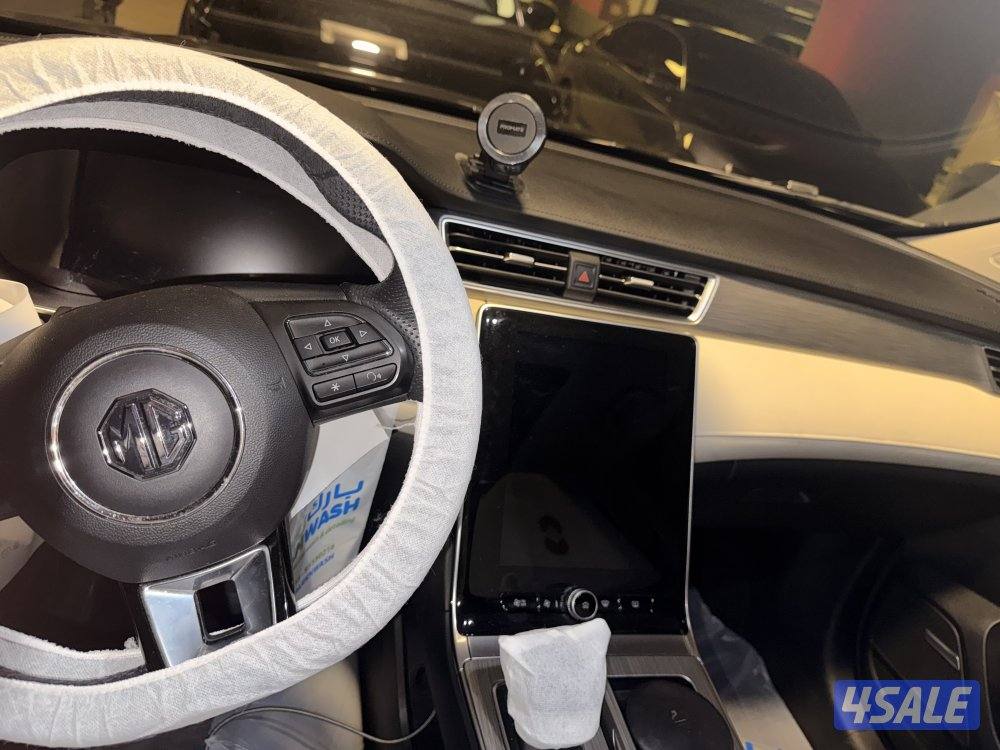 MG RX5 2024 less than 20000 KM full option4