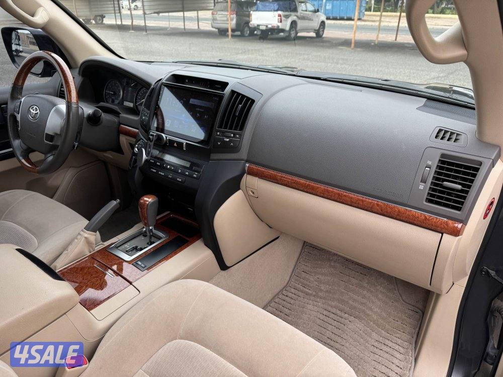 لاندكروزر المالك الاول7