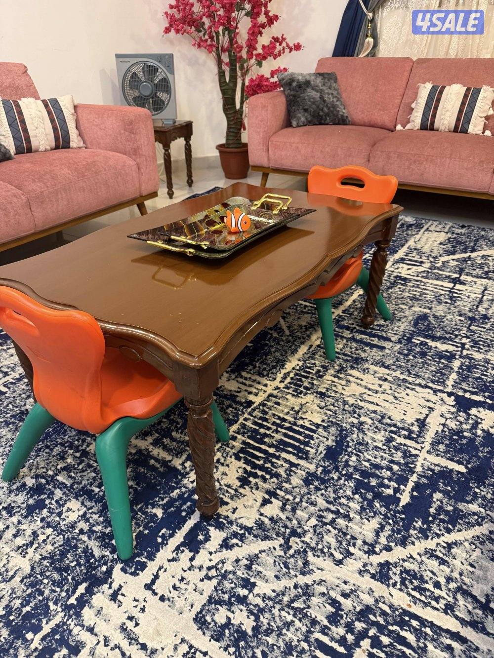 Abyat sofa set & table set with 4 small tables and 1 bug table.7