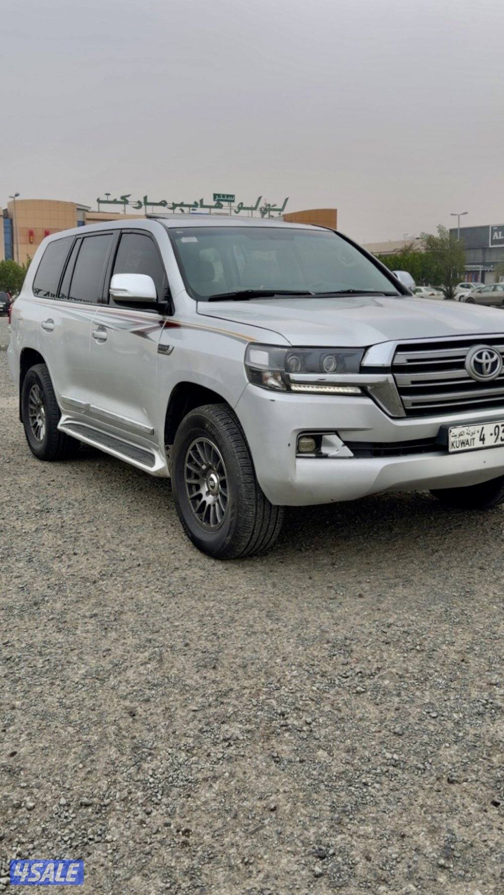 للبيع لاند مجدد 2010 قير عادي اساس وارد قطر0