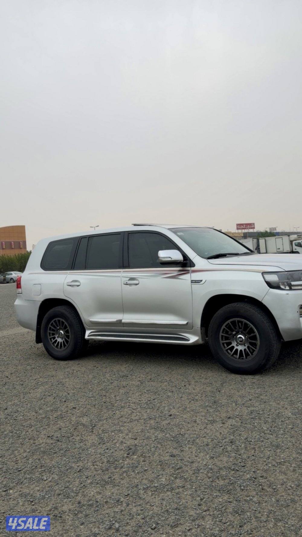 للبيع لاند مجدد 2010 قير عادي اساس وارد قطر4