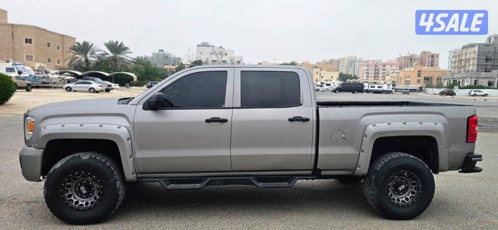 بحالة ممتازة وانيت جي ام سي سييرا موديل 2017 دبل قير أرضي شغال تواير ج3