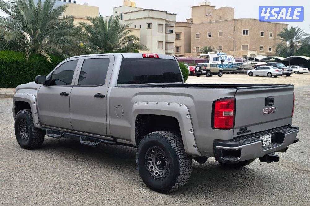 بحالة ممتازة وانيت جي ام سي سييرا موديل 2017 دبل قير أرضي شغال تواير ج1