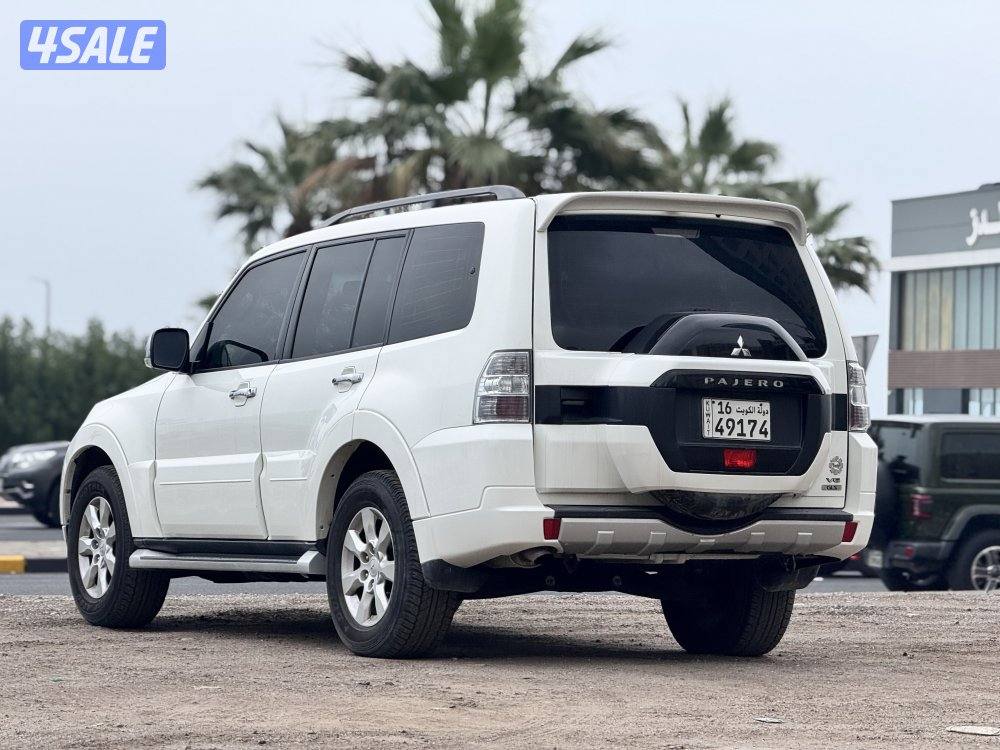 للبيع باجيرو / صبغ وكالة / موديل 2019 / مكينة صغيرة4