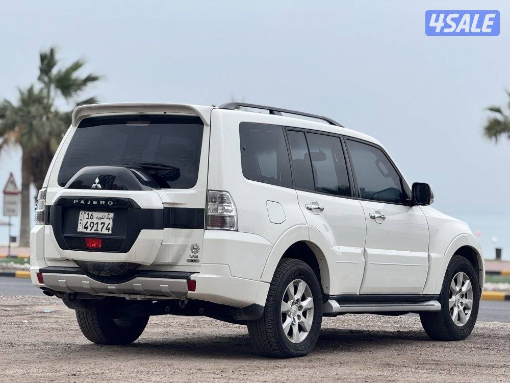 للبيع باجيرو / صبغ وكالة / موديل 2019 / مكينة صغيرة5