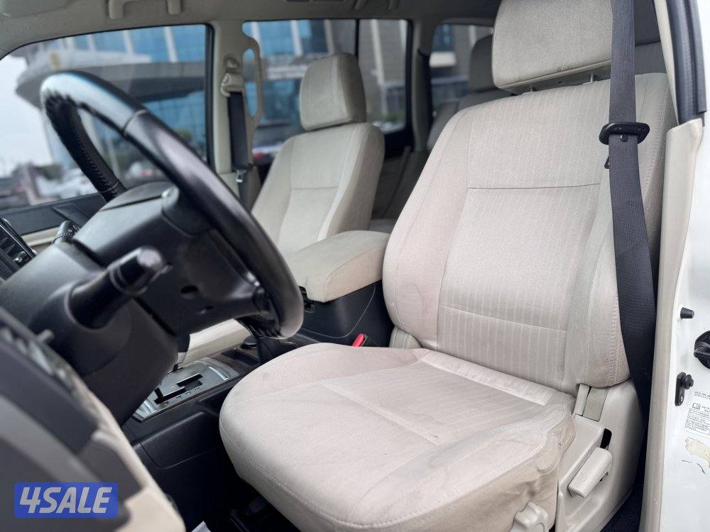 للبيع باجيرو / صبغ وكالة / موديل 2019 / مكينة صغيرة7